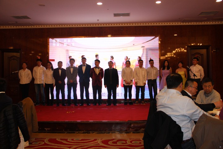 1496471995140977.jpg 18-余才志同志帶領演唱新能源之歌.jpg