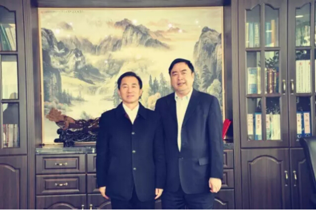 1496499593119824.jpg 3-趙振元董事長(zhǎng)與陳放副主席在辦公室親切合影.jpg