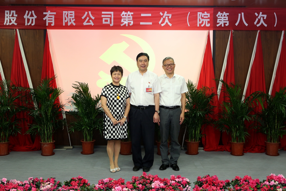 1501040050102656.jpg 合影-趙振元書記與太極實業(yè)黨委書記褚兵、黨委副書記兼工會主席陳月芳合影.jpg